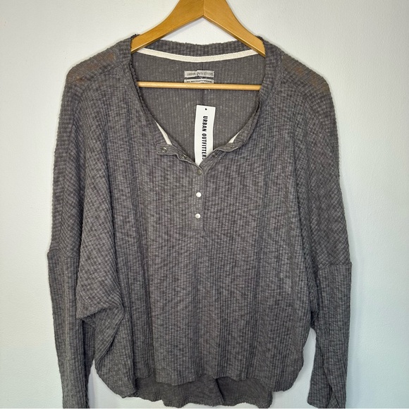 Urban Outfitters Long Sleeve - Picture 1 of 8